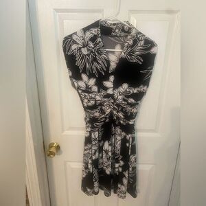 - Morgan‎ sleeveless dress black and white size TXS